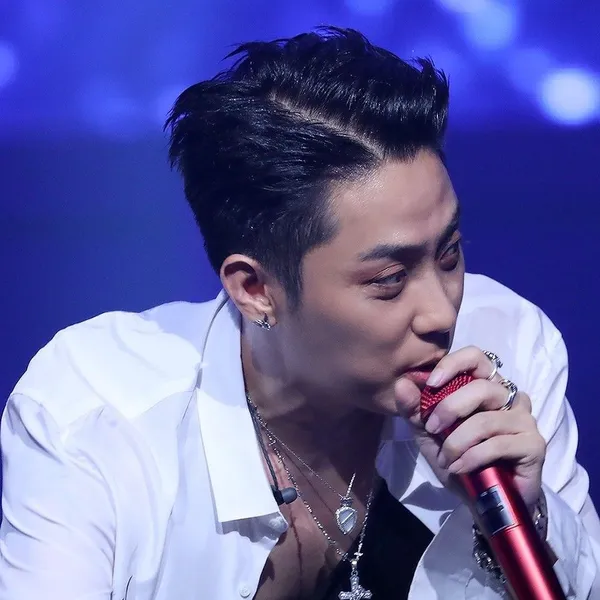 Today's Most Loved Eun Jiwon (SECHSKIES)