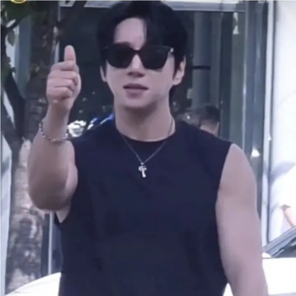 Top Photo Full of Hwang Chiyeol Love