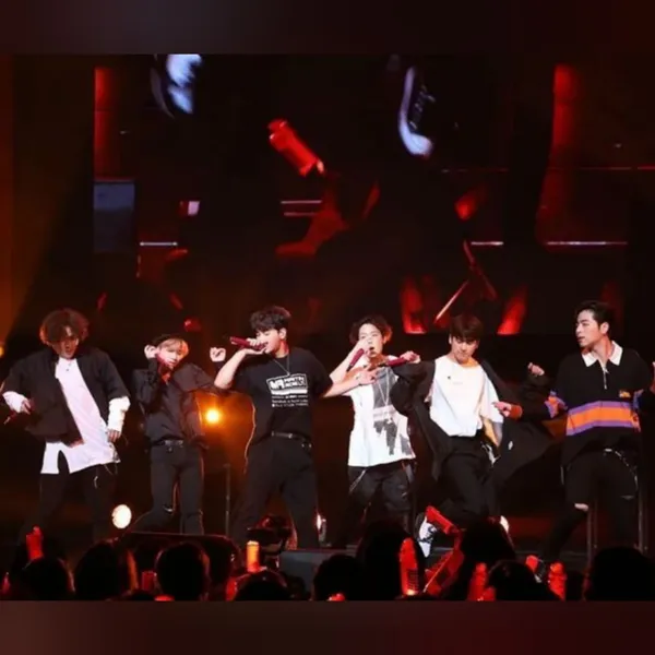Top Photo Full of iKON Love