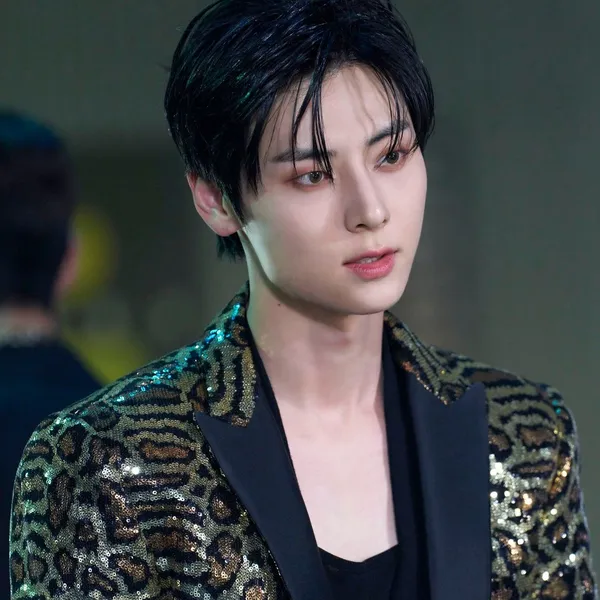 Today's Most Loved Hwang Minhyun