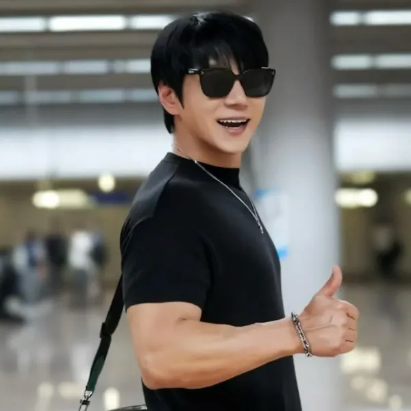 Today's Most Loved Hwang Chiyeol