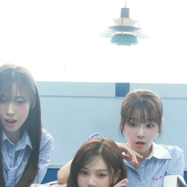 Foto Populer Penuh Cinta untuk OH MY GIRL