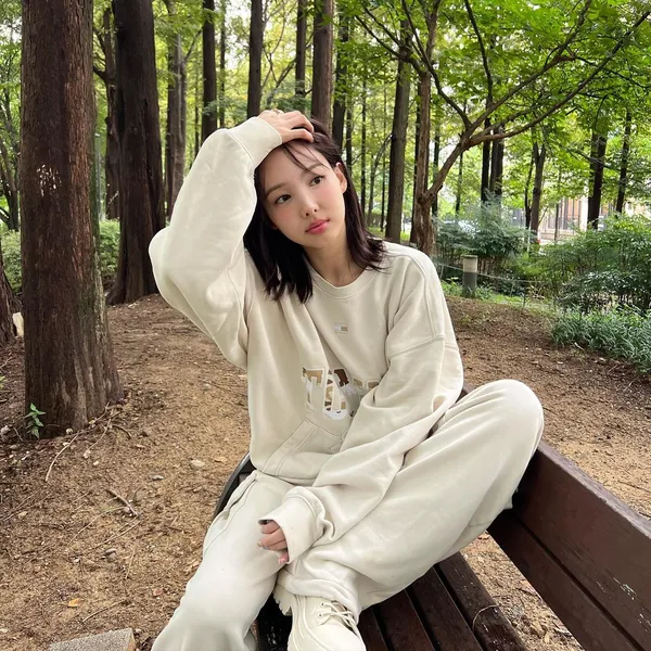 Today's Most Loved Nayeon (TWICE)