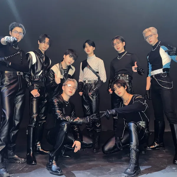 Top Photo Full of PENTAGON Love