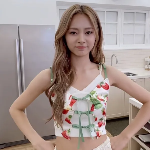 Today's Most Loved Tzuyu (TWICE)