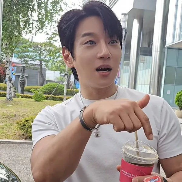 Fans' Pick: Best Moment of Hwang Chiyeol