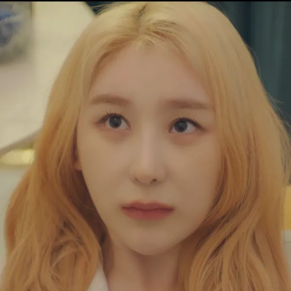 Top Photo Full of Lee Chaeyeon Love
