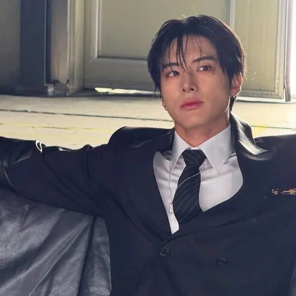Top Photo Full of Eric (THE BOYZ) Love