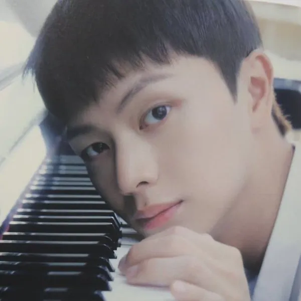 Top Photo Full of Yook Sungjae (BTOB) Love