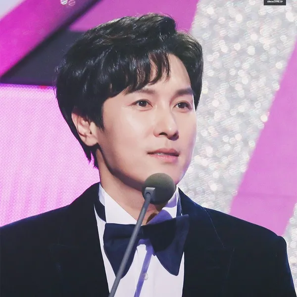 Top Photo Full of Kim Dongwan (SHINHWA) Love
