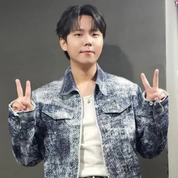 Today's Most Loved Jung Seunghwan