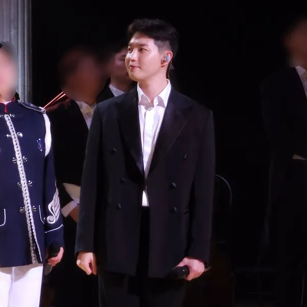 充满粉丝爱意的金在奂人气照片