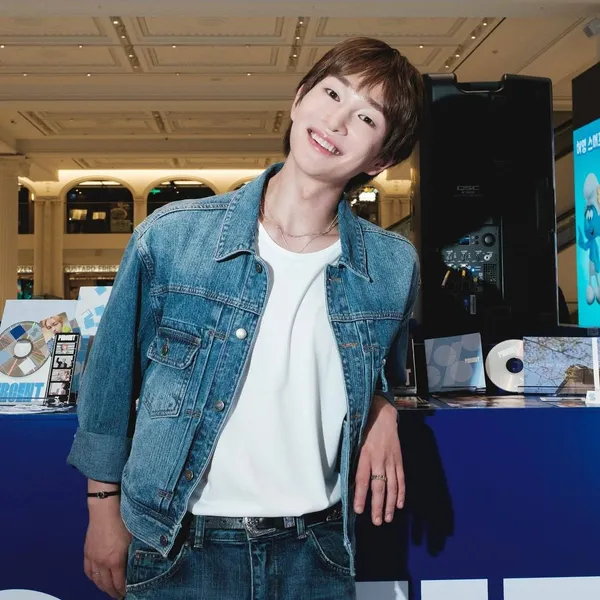 Foto Populer Penuh Cinta untuk Onew (SHINee)