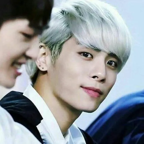 Momen Terbaik Jonghyun (SHINee) Pilihan Penggemar