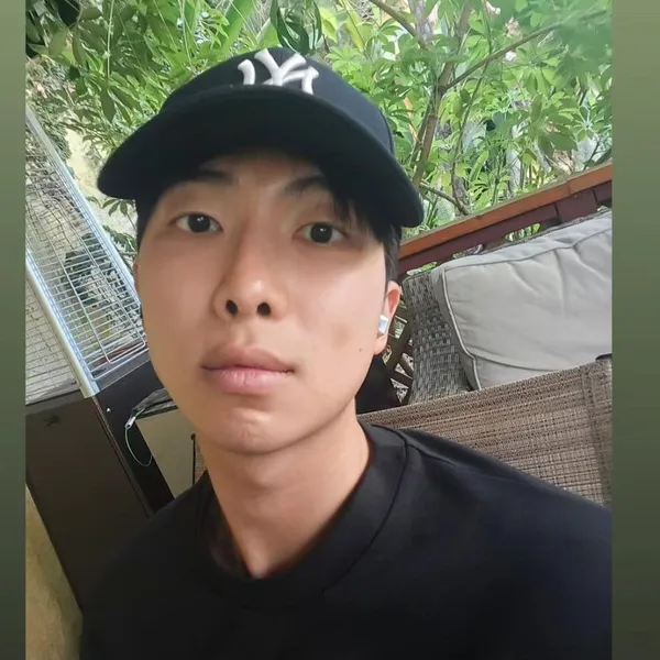 充滿粉絲愛意的RM (防彈少年團)人氣照片