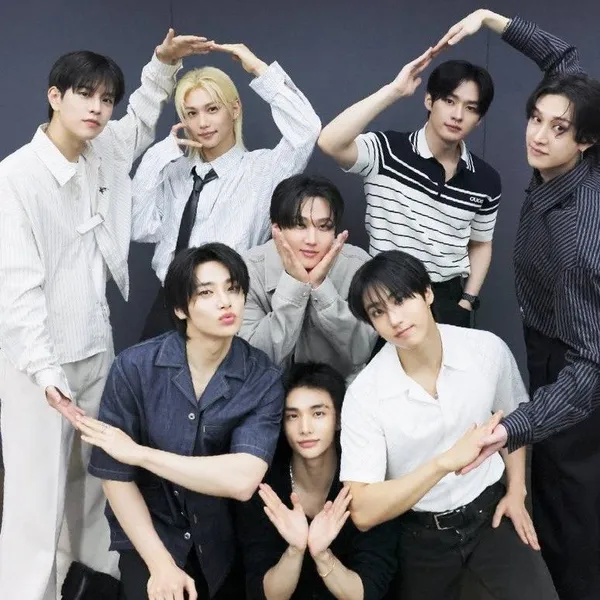 Foto Populer Penuh Cinta untuk Felix (Stray Kids)