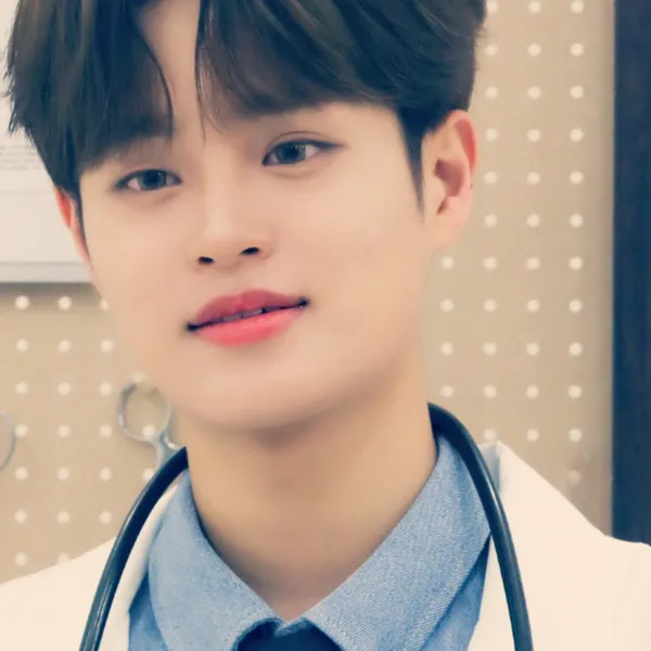 Penampilan Lee Daehwi (AB6IX) yang Paling Dicintai Hari Ini