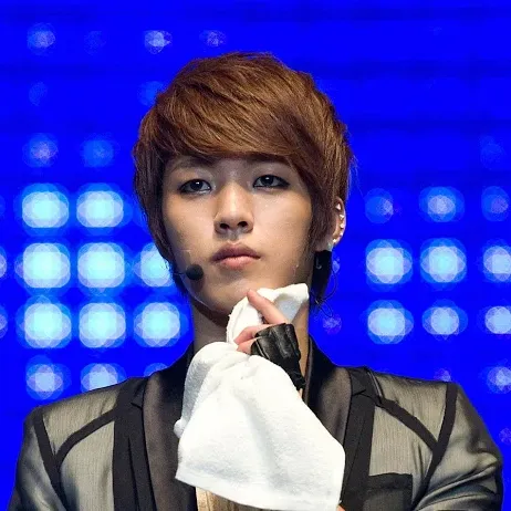 Signature photo of Sungyeol (INFINITE) capturing their charm