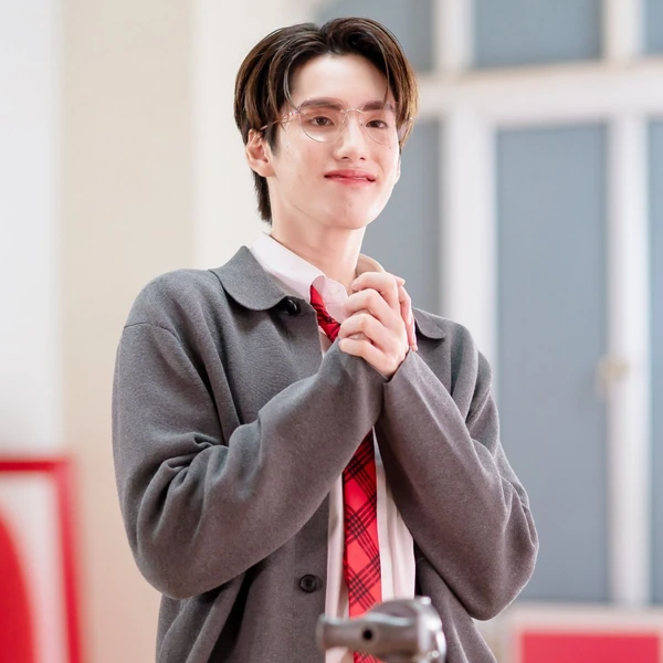 Today's Most Loved Phutatchai (BUS)