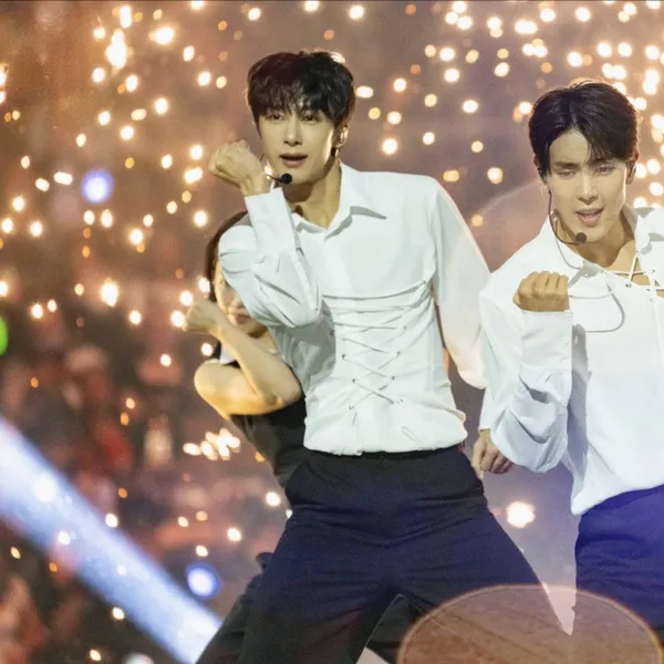 Signature photo of Hyungwon (MONSTA X) capturing their charm