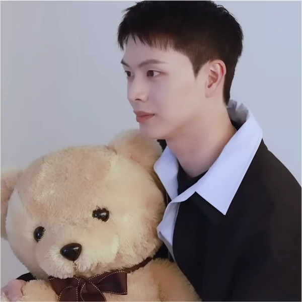 Top Photo Full of Yook Sungjae (BTOB) Love