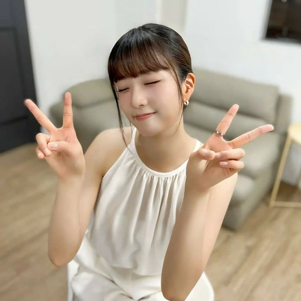 Today's Most Loved Yoon Bomi (Apink)