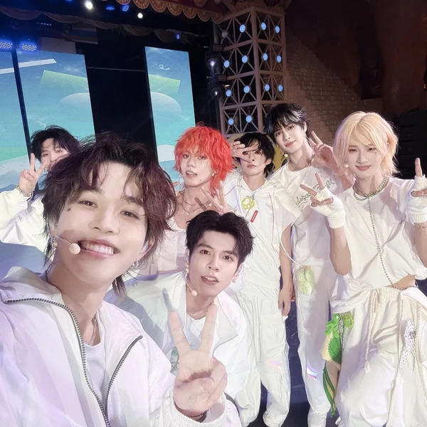 Top Photo Full of NexT1DE Love