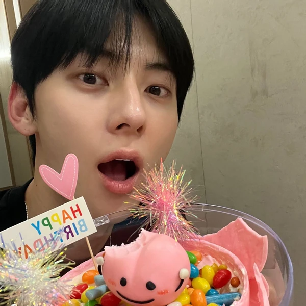 No.1 banner post of Hwang Minhyun created by fans