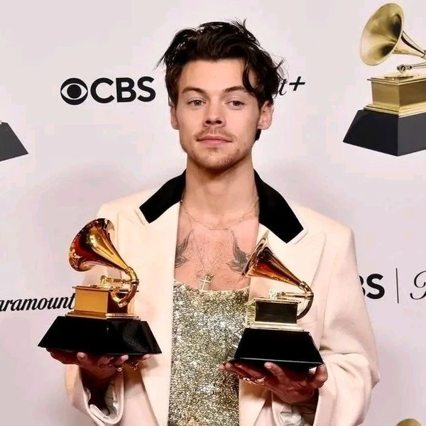 Top Photo Full of Harry Styles Love