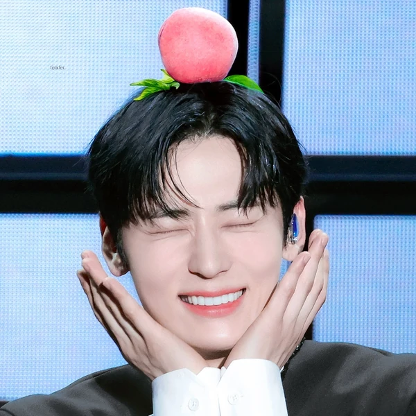 No.1 banner post of Hwang Minhyun created by fans