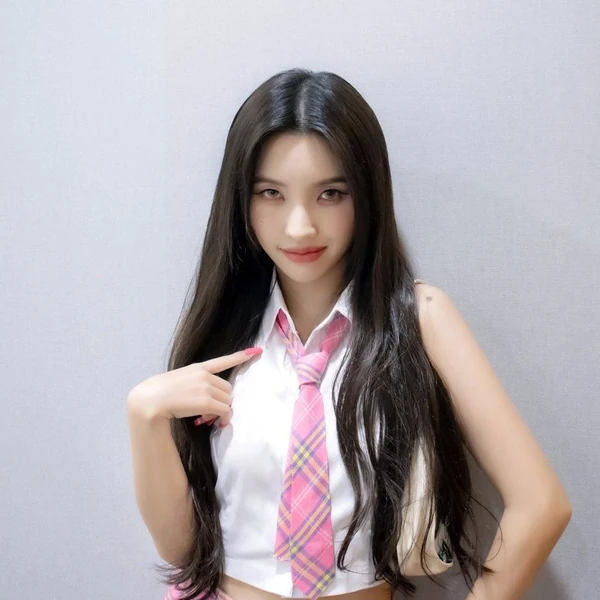 Today's Most Loved Soyeon (i-dle)