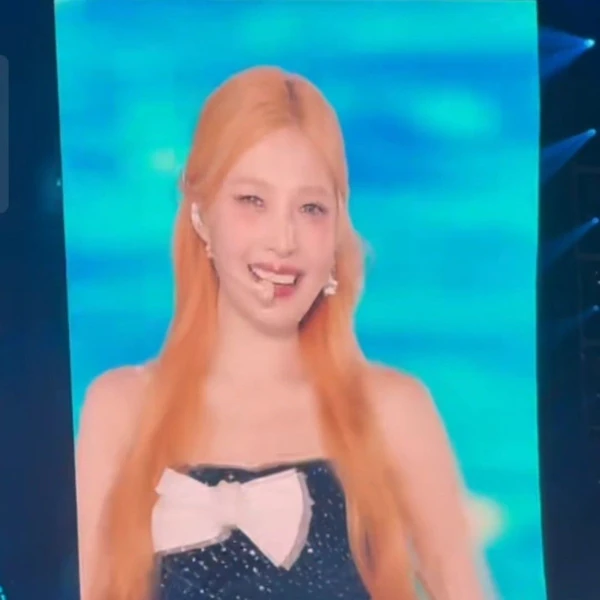 Top Photo Full of Joy (Red Velvet) Love