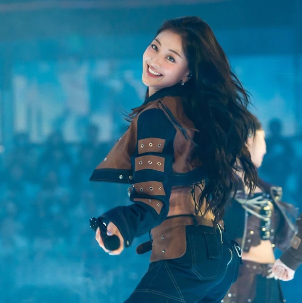Fans' Pick: Best Moment of Jihyo (TWICE)