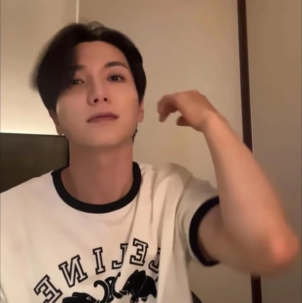 今日最も愛されたイトゥク (Super Junior)の姿