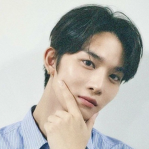 Top Photo Full of Bae Jinyoung Love