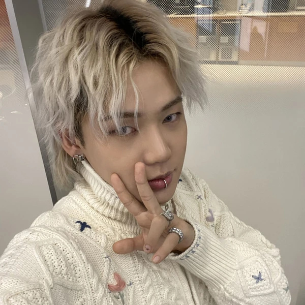 Penampilan Choi Hyunsuk (TREASURE) yang Paling Dicintai Hari Ini