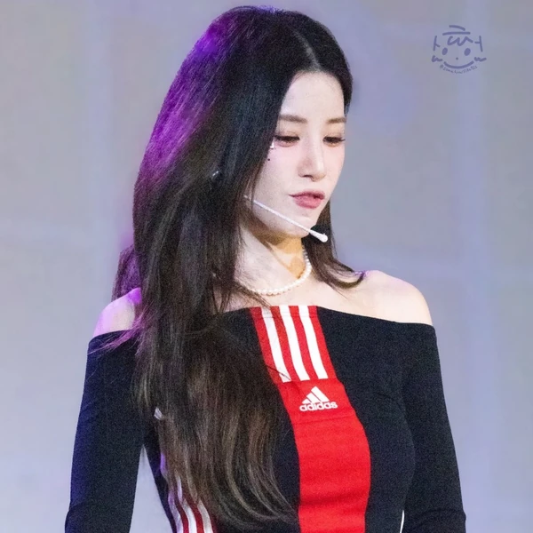 今日最も愛されたパク・チョロン (Apink)の姿