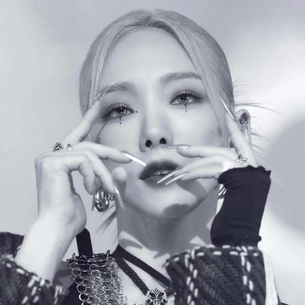 充滿粉絲愛意的太妍 (少女時代)人氣照片