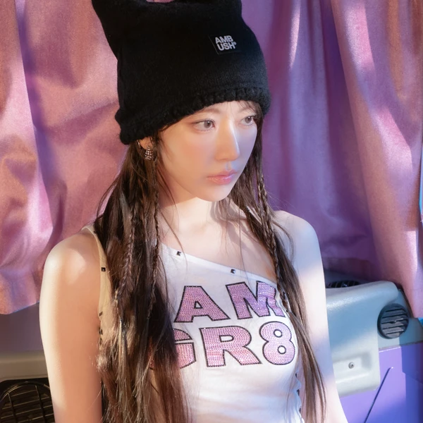 오늘 가장 사랑받은 사쿠라 (르세라핌)의 모습