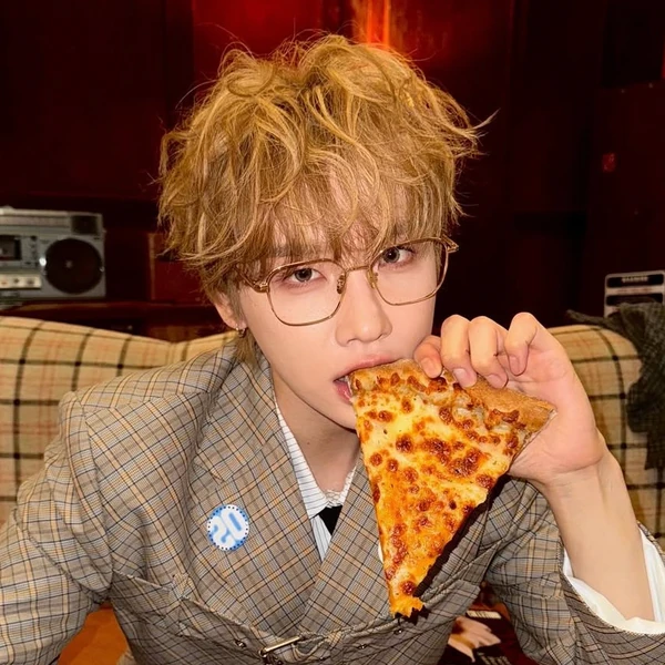 Today's Most Loved Jeon Woong (AB6IX)
