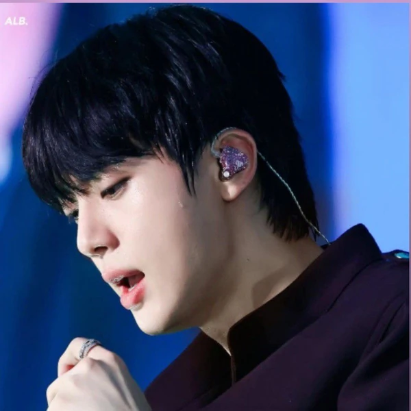 Momen Terbaik Jin (BTS) Pilihan Penggemar