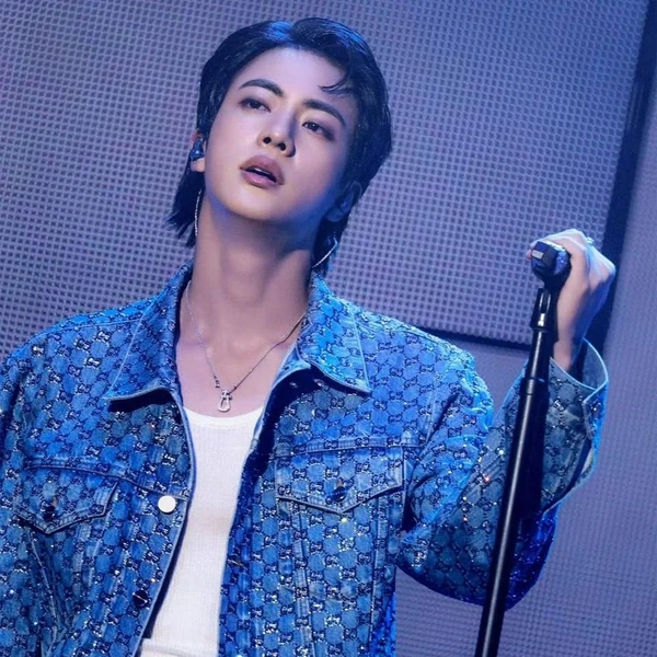 Momen Terbaik Jin (BTS) Pilihan Penggemar