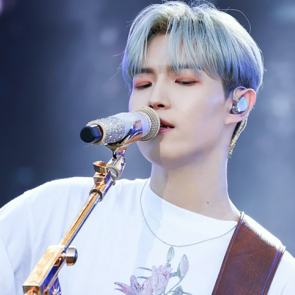 Top Photo Full of Kim Jaehwan Love