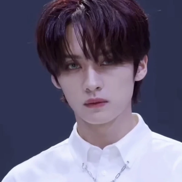 Penampilan Lee Know (Stray Kids) yang Paling Dicintai Hari Ini