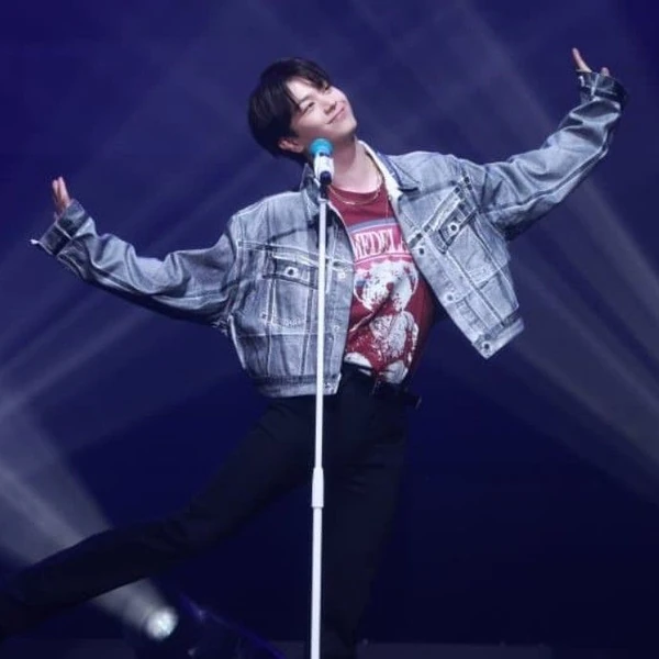 Top Photo Full of Yook Sungjae (BTOB) Love