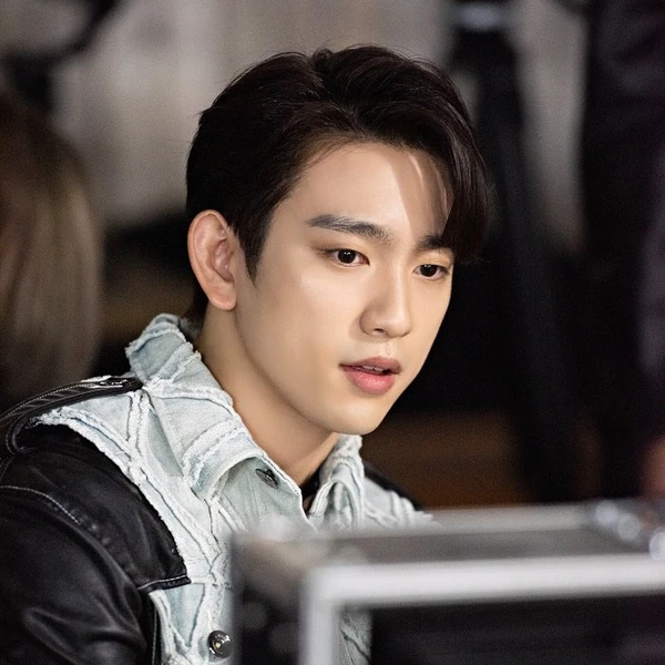 Top Photo Full of Jinyoung (GOT7) Love