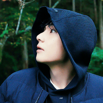Popular profile image of V (BTS) selected by votes