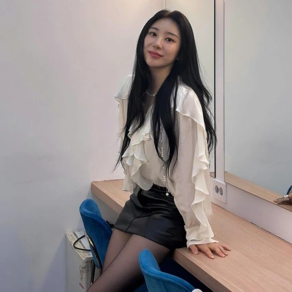 Top Photo Full of Lee Chaeyeon Love