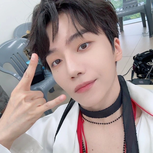 Today's Most Loved Jinho (PENTAGON)