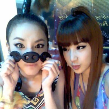 Today's Most Loved 2NE1